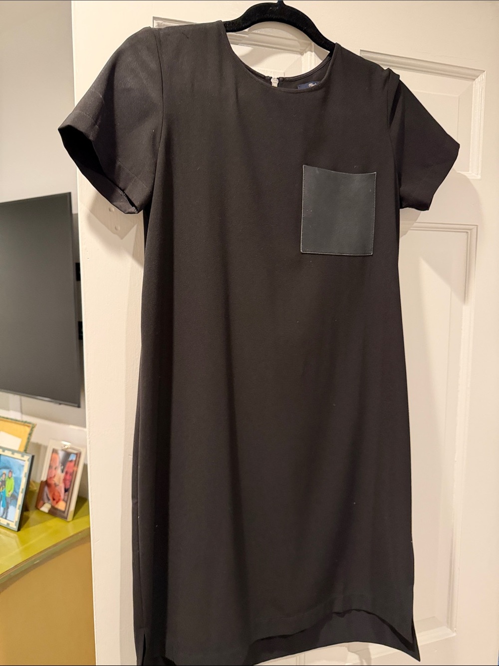 Madewell Black Short-Sleeve Shift Dress with Chest Pocket